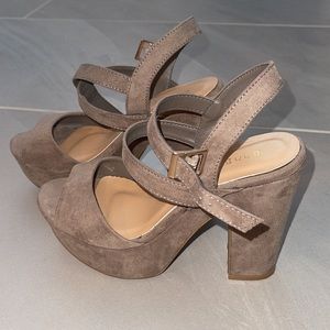 Vegan suede platform shoes. Great for summer! Size 6.5